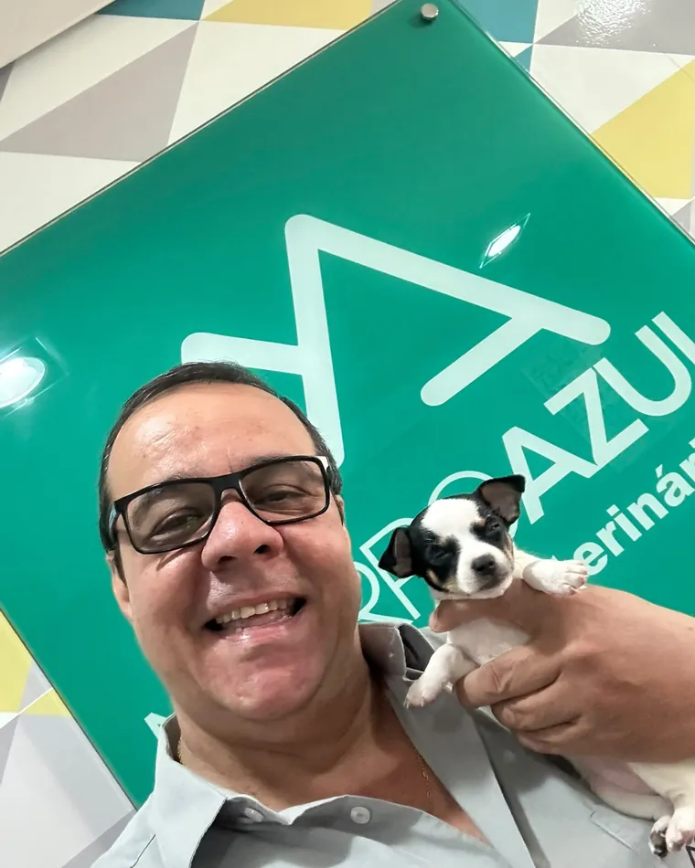 Dr. Emerson Simões, veterinário da Clínica Morro Azul
